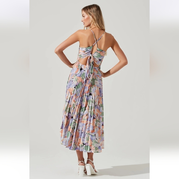 Astr The Label Blythe Floral Maxi Dress - Picture 5 of 8